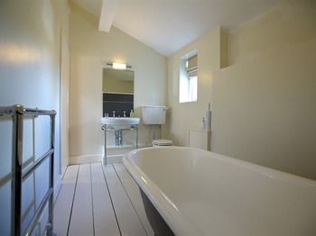 Broadrock Accommodation - Clock Cottage Chepstow Εξωτερικό φωτογραφία